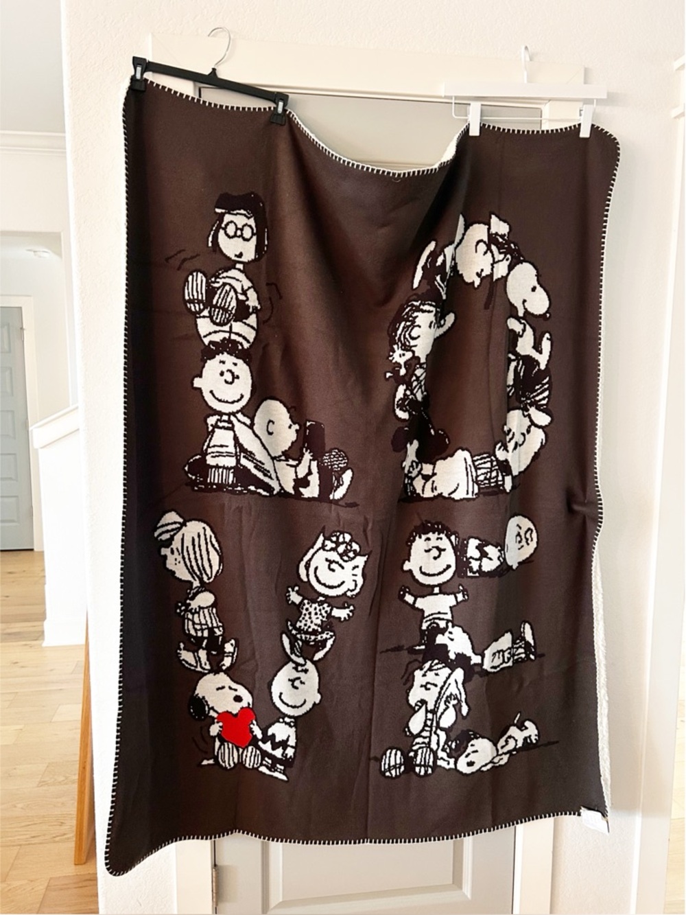 New Pottery Barn Peanuts Snoopy Love Blanket Throw - Picture 2 of 4
